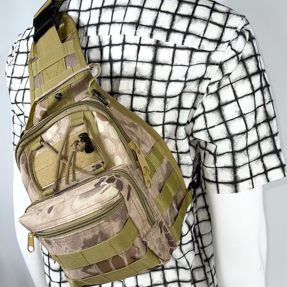 Hiking Trekking Sports Shoulder Bag Unisex - Picture 2 of 10